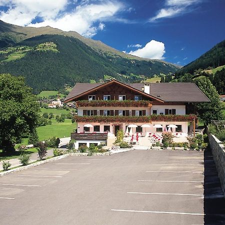 Hotel Klotz San Leonardo in Passiria Luaran gambar