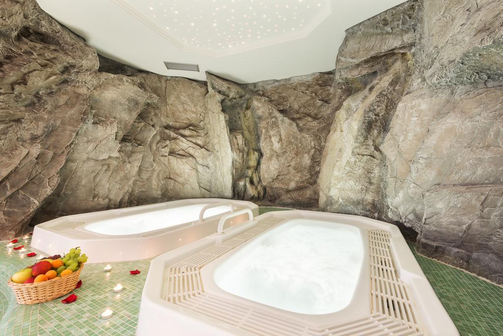 Hotel Klotz San Leonardo in Passiria Luaran gambar