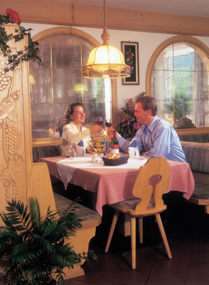 Hotel Klotz San Leonardo in Passiria Luaran gambar