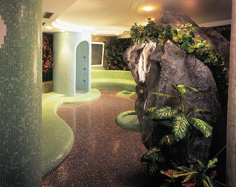 Hotel Klotz San Leonardo in Passiria Luaran gambar
