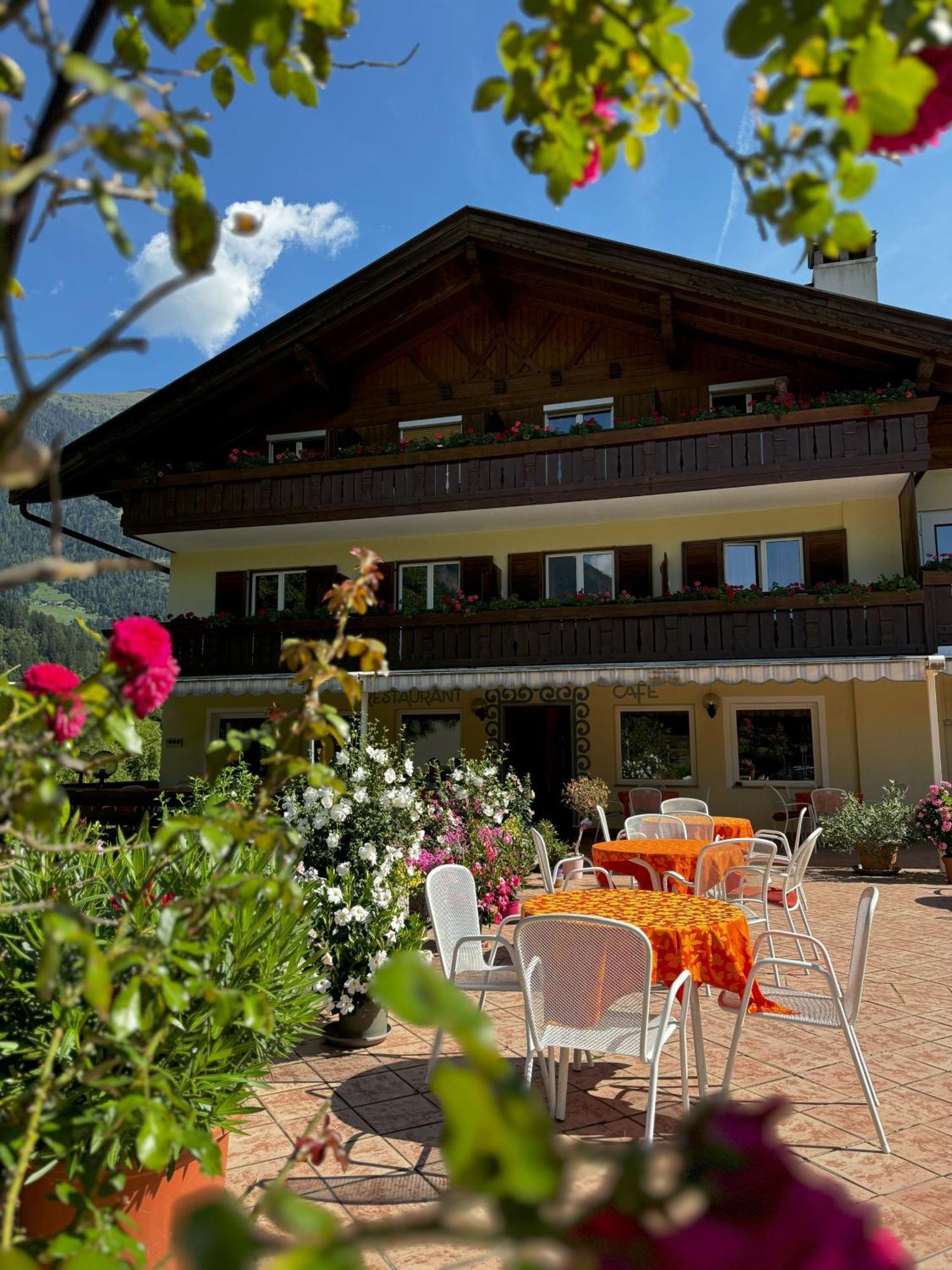 Hotel Klotz San Leonardo in Passiria Luaran gambar